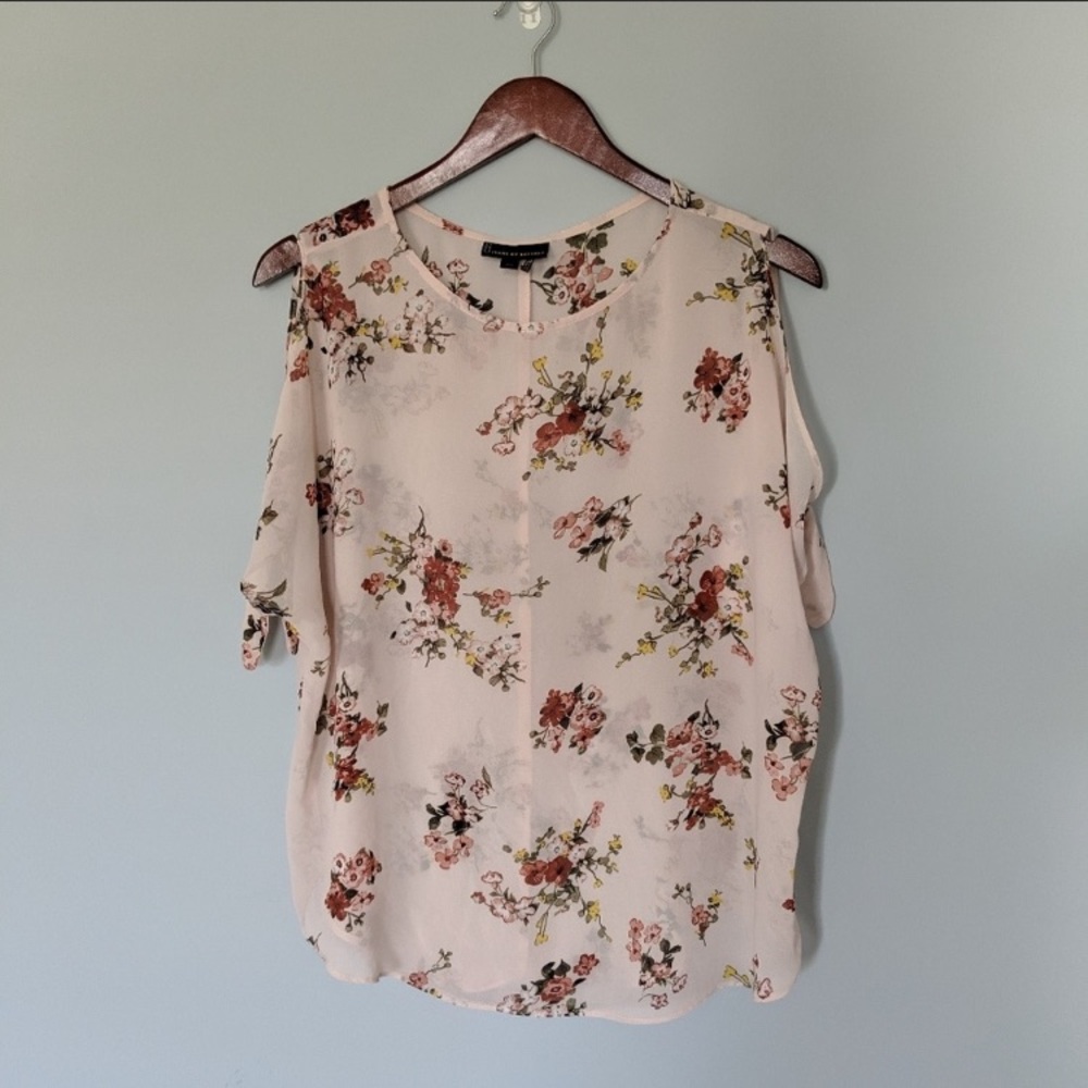 Buffalo blouse size medium. Cold shoulder and tie